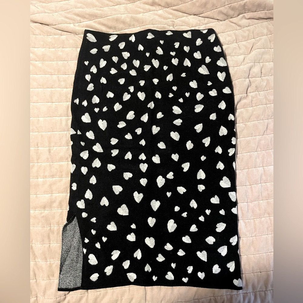 Black and white hearts skirt